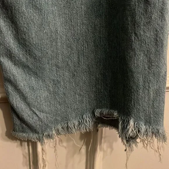 Levi’s premium High Loose Women’s 28 frayed hem jeans - Picture 7 of 14